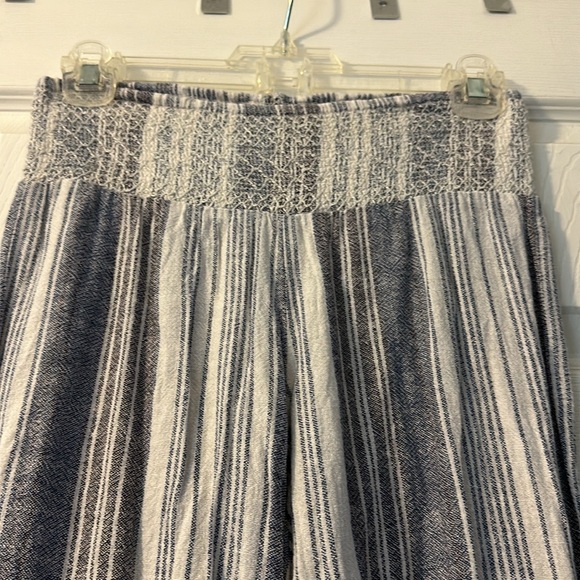 Flowy Pants - Picture 2 of 3